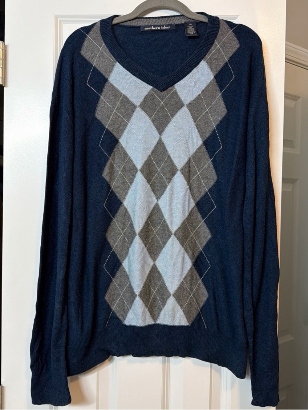 Northern Isles Navy Silk/Cashmere Blend V-Neck Argyle Sweater - Men's Classic